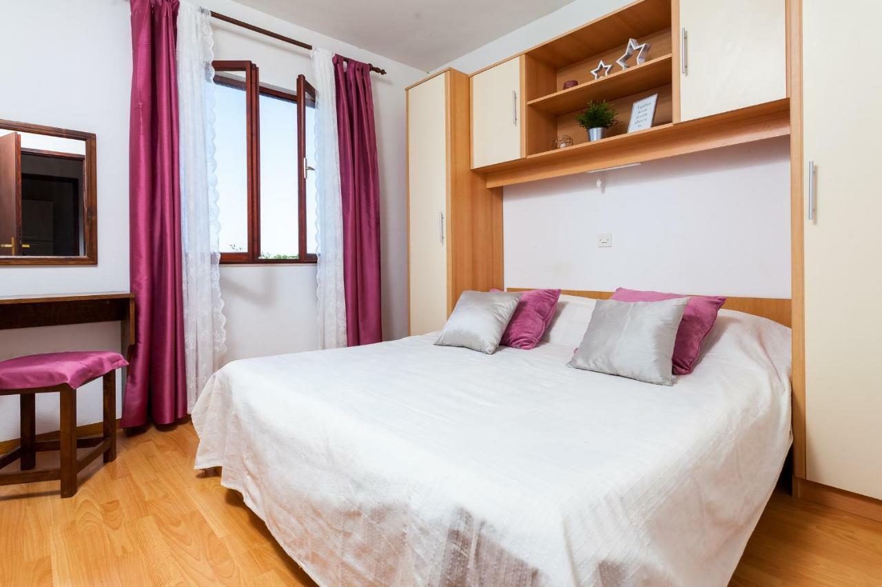 Apartments Dajna Вела-Лука Екстер'єр фото